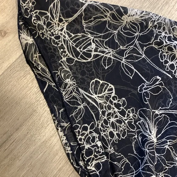 EMORY PARK Blue & White Floral Open Front Tie Cardigan-Style Top - Picture 7 of 16